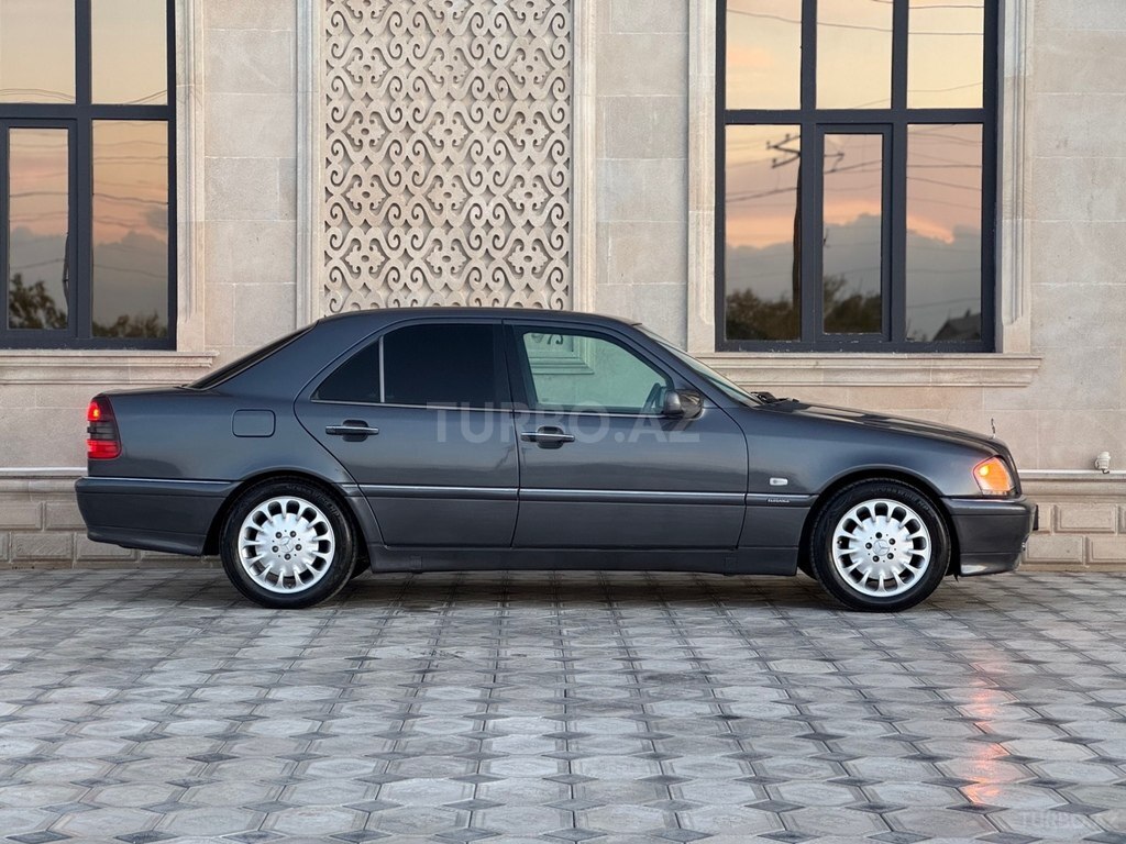 Mercedes C 220