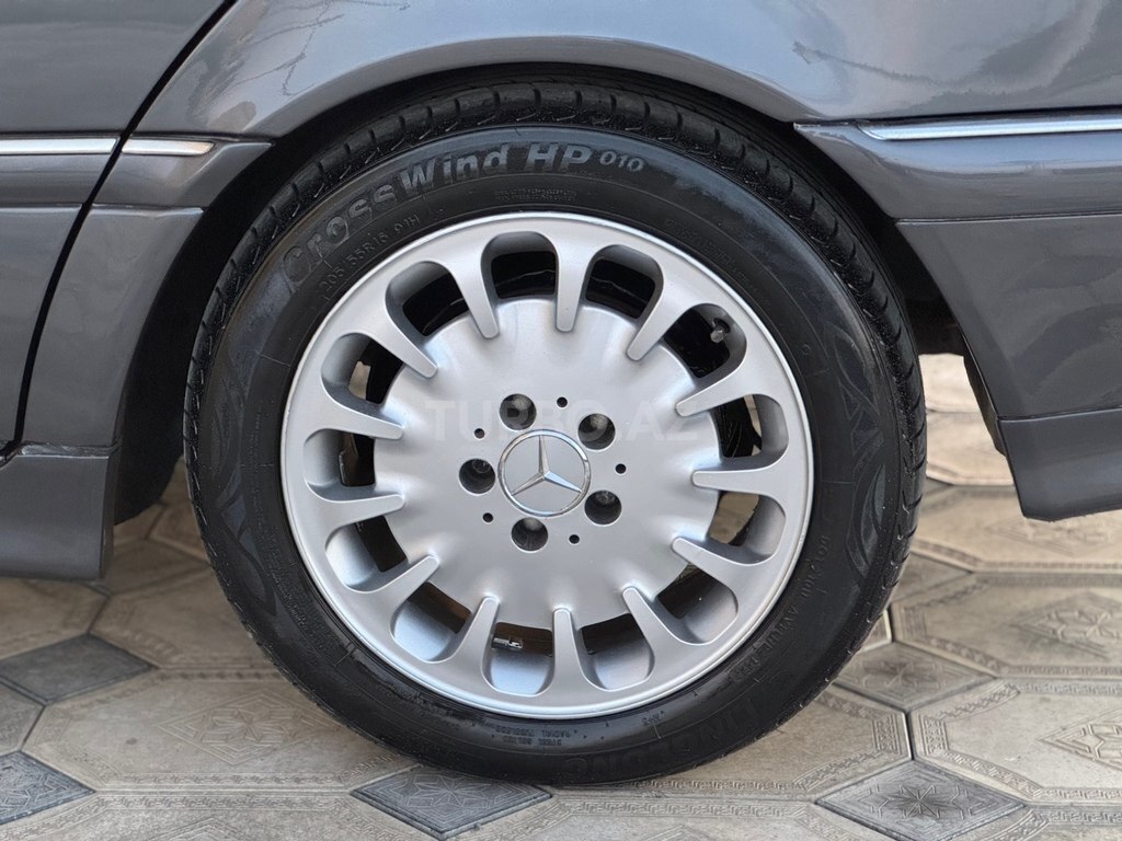 Mercedes C 220