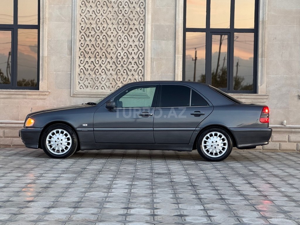 Mercedes C 220
