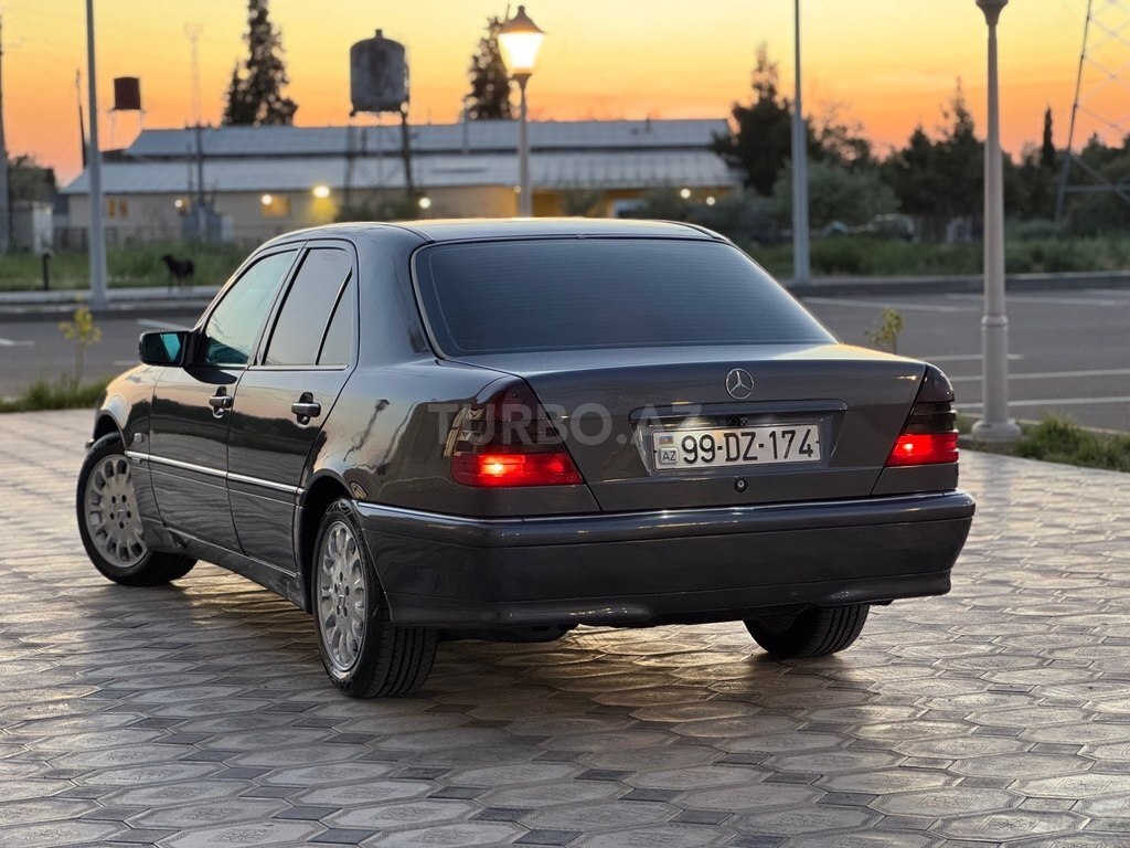 Mercedes C 220