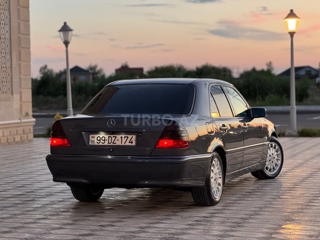 Mercedes C 220