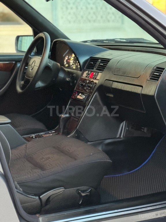 Mercedes C 220