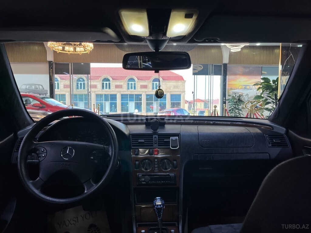 Mercedes C 180
