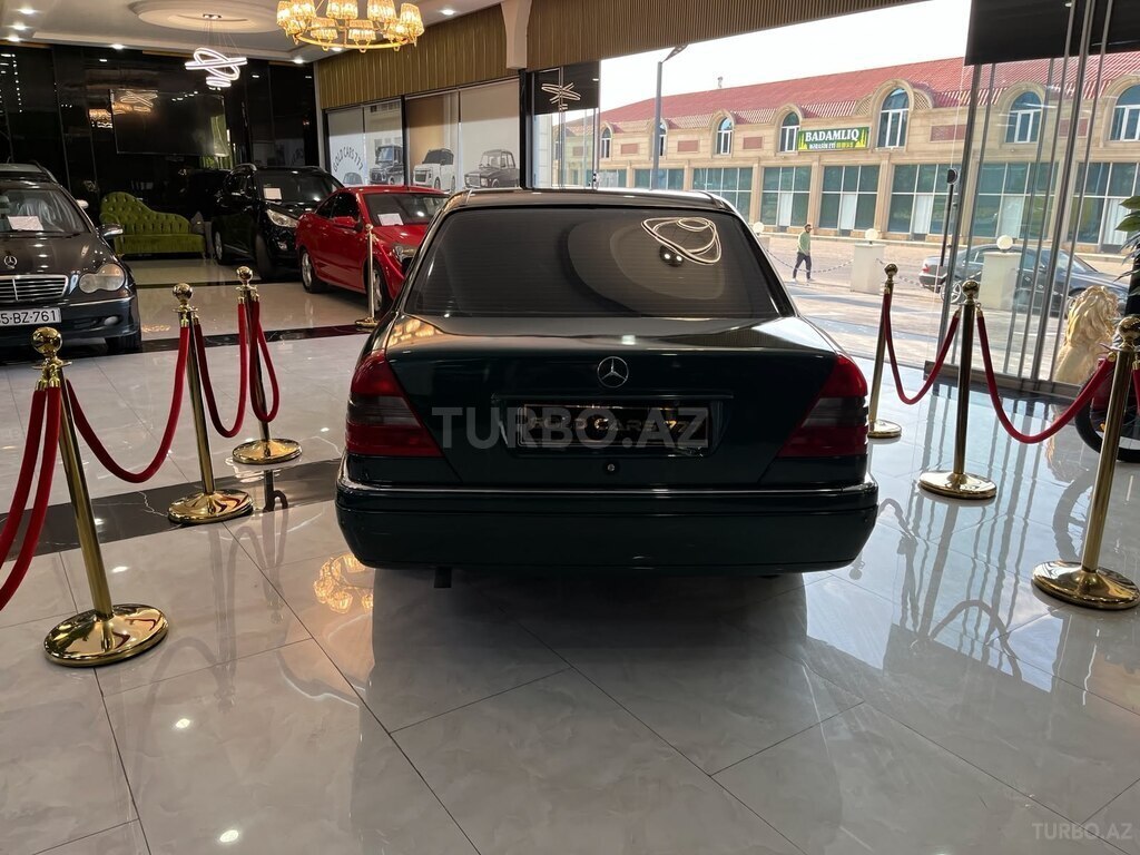 Mercedes C 180