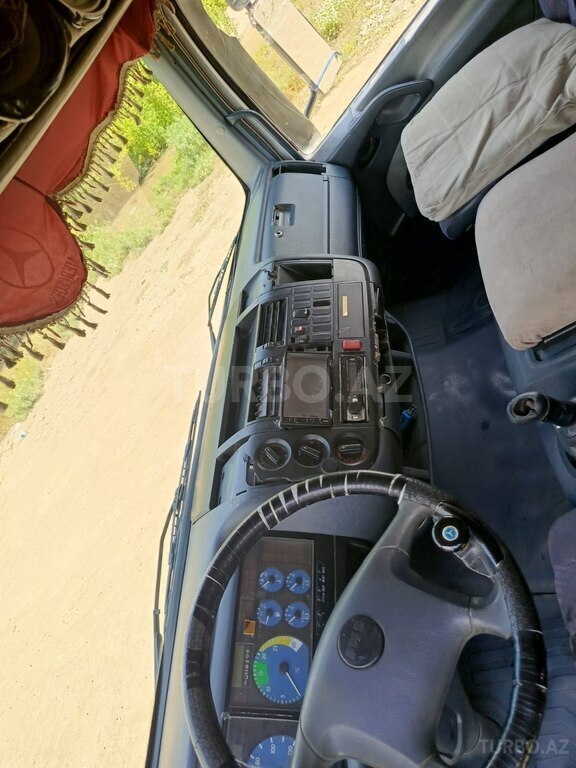 Mercedes Atego 815