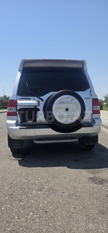 Mitsubishi Pajero io