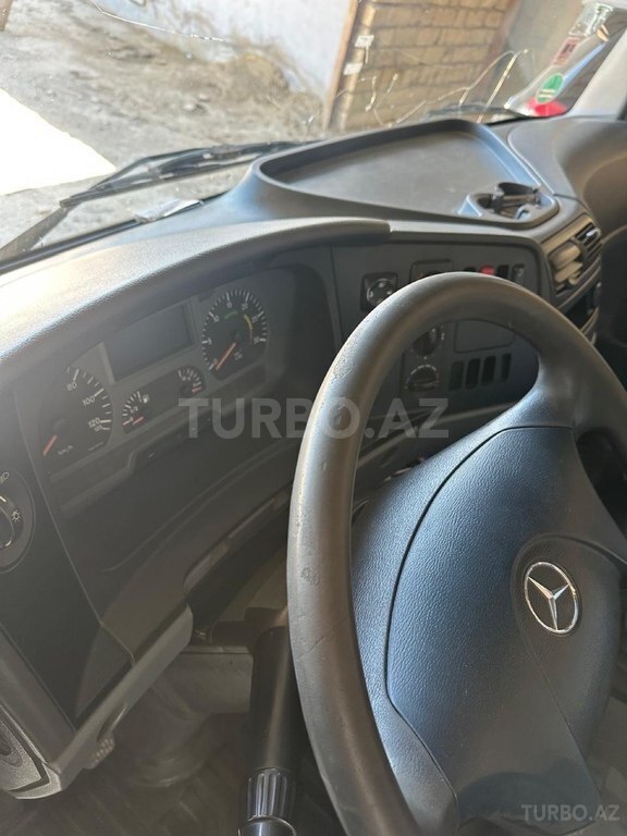 Mercedes Atego 818