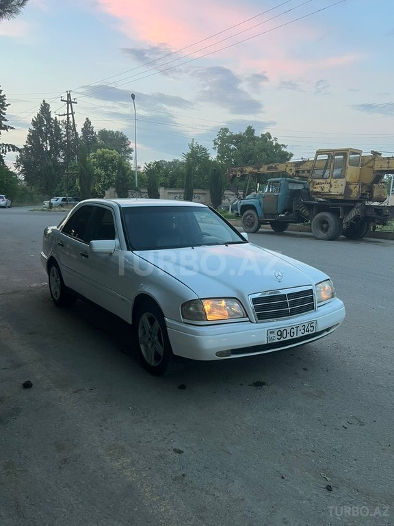 Mercedes C 180
