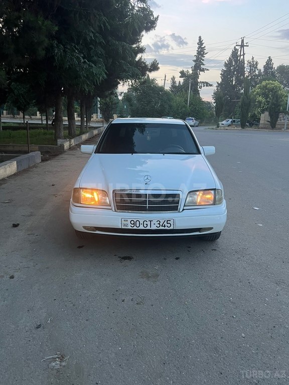 Mercedes C 180