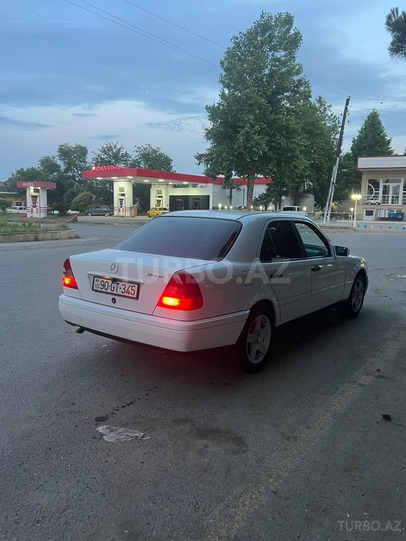 Mercedes C 180