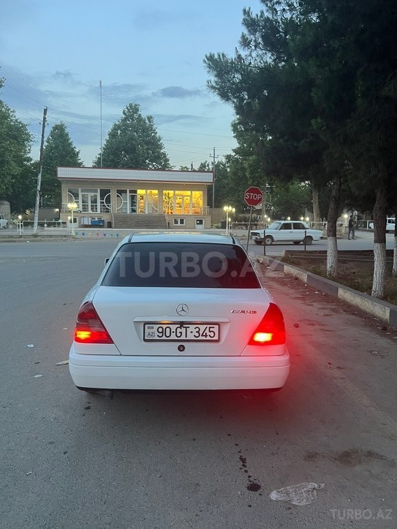 Mercedes C 180