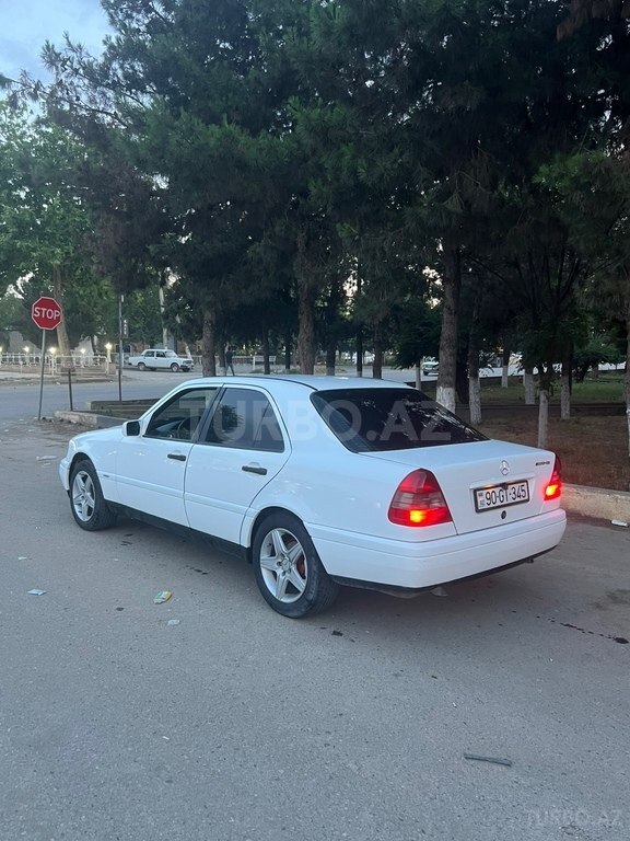 Mercedes C 180