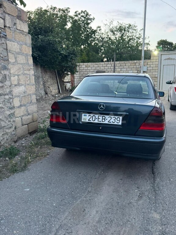 Mercedes C 180