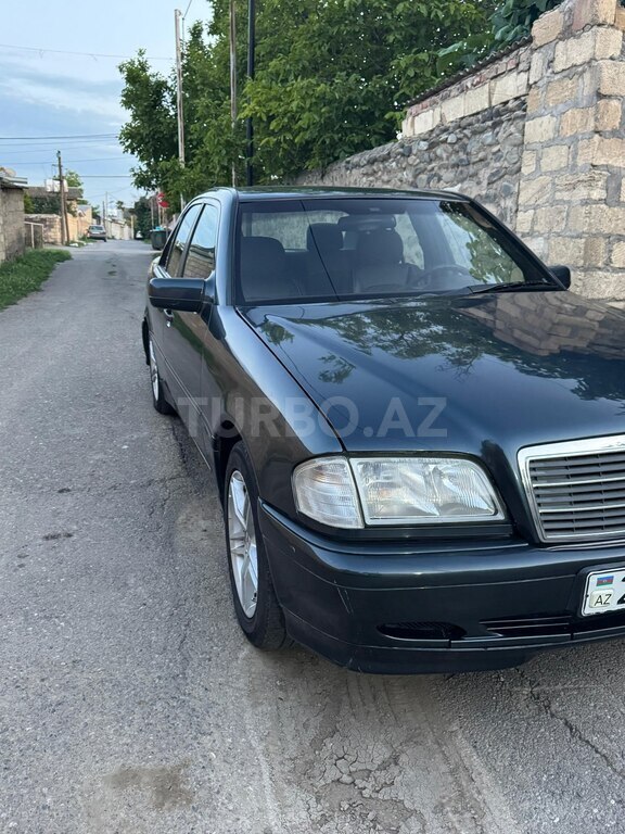 Mercedes C 180