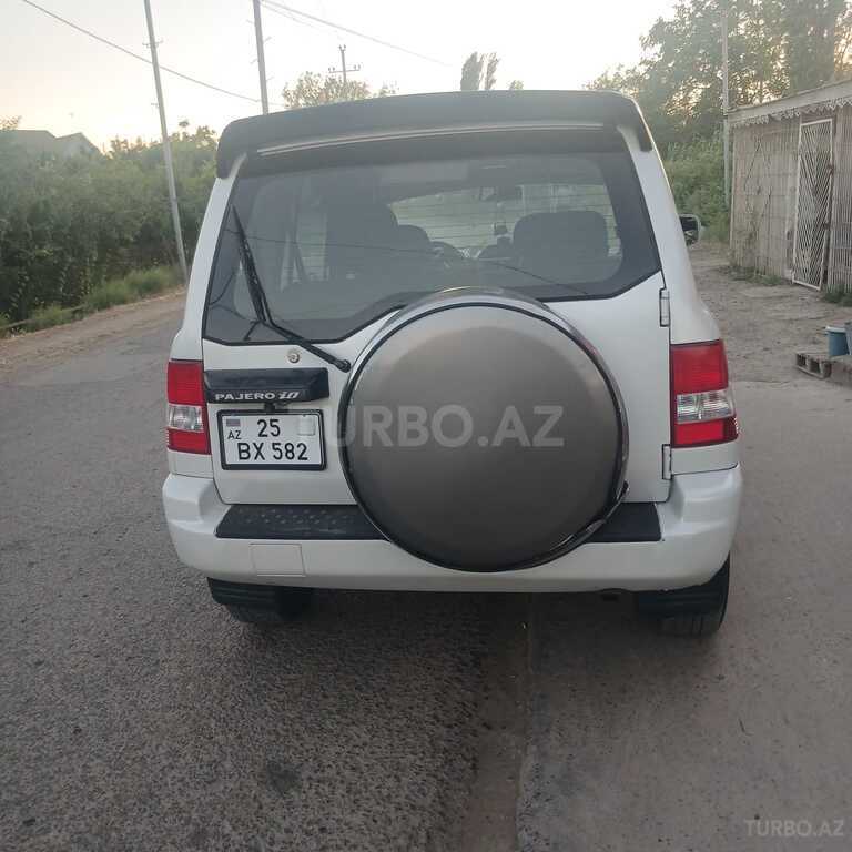 Mitsubishi Pajero io