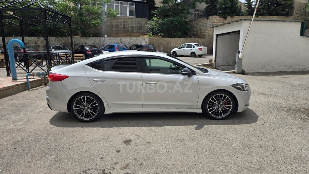 Hyundai Elantra