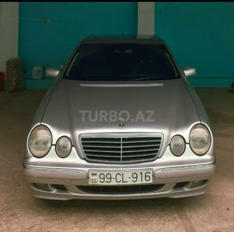 Mercedes E 220