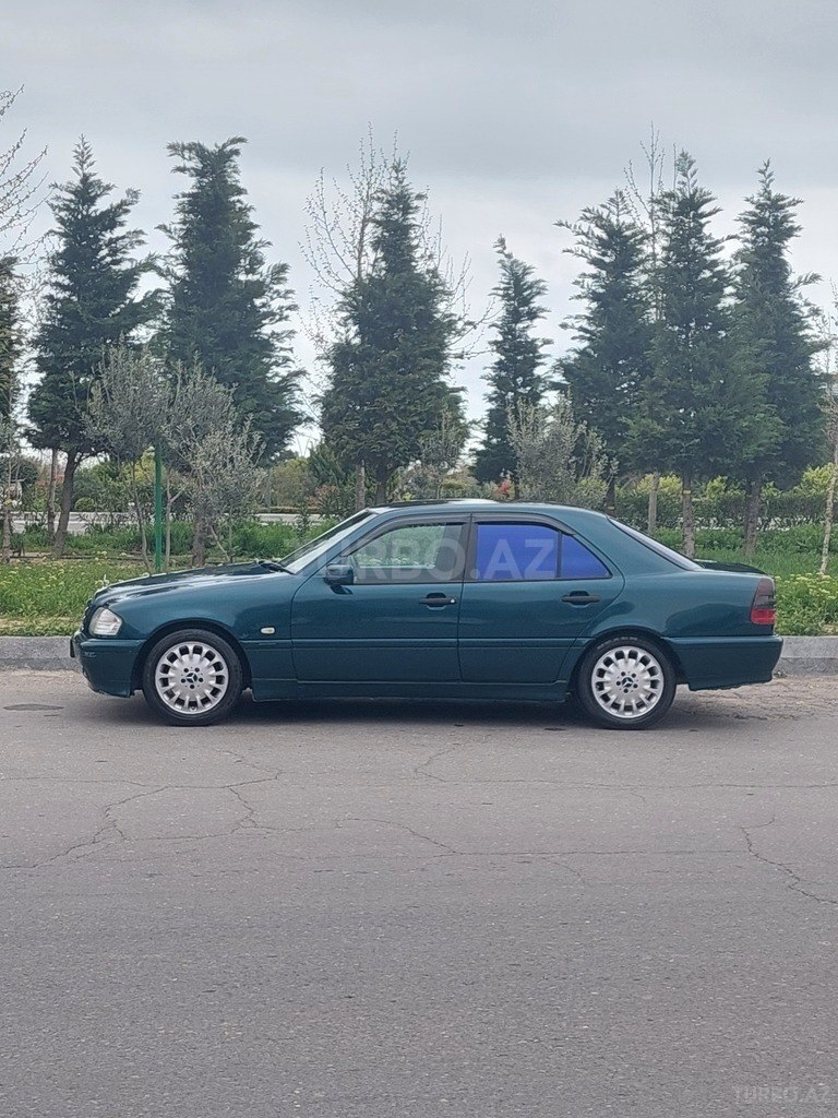 Mercedes C 180