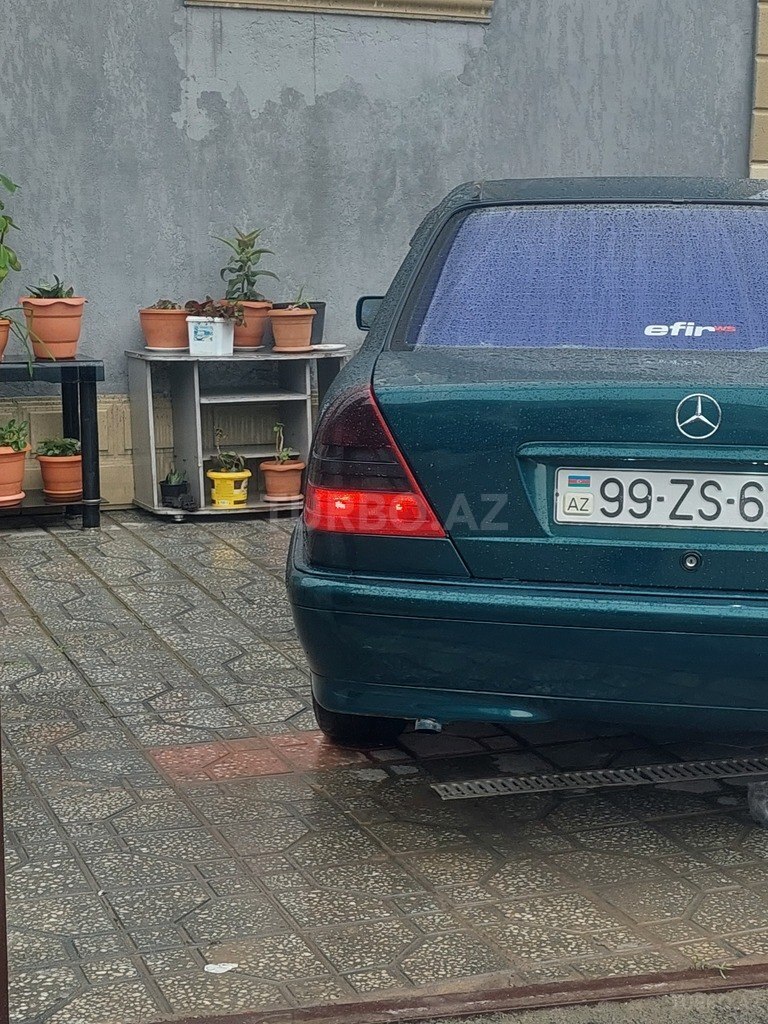 Mercedes C 180