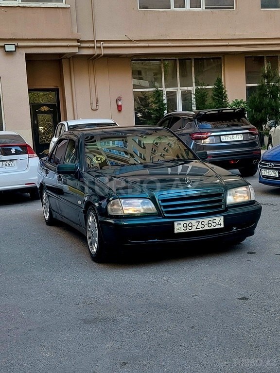 Mercedes C 180