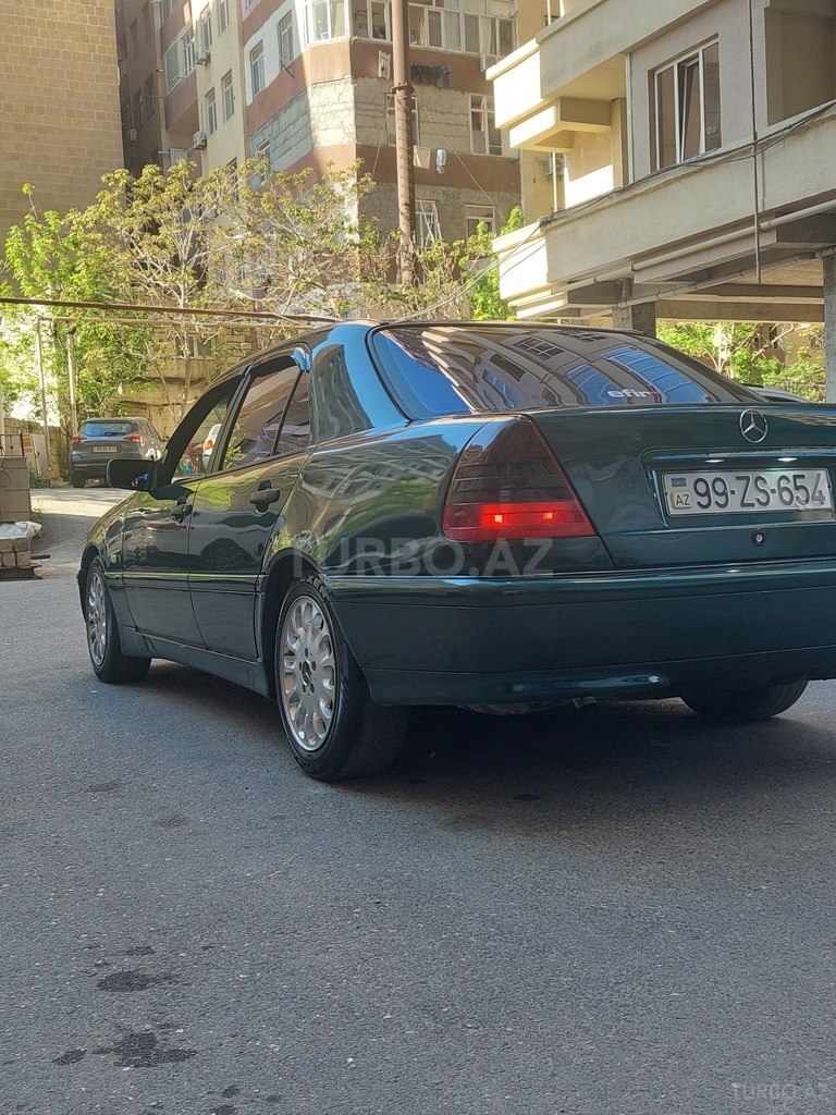 Mercedes C 180