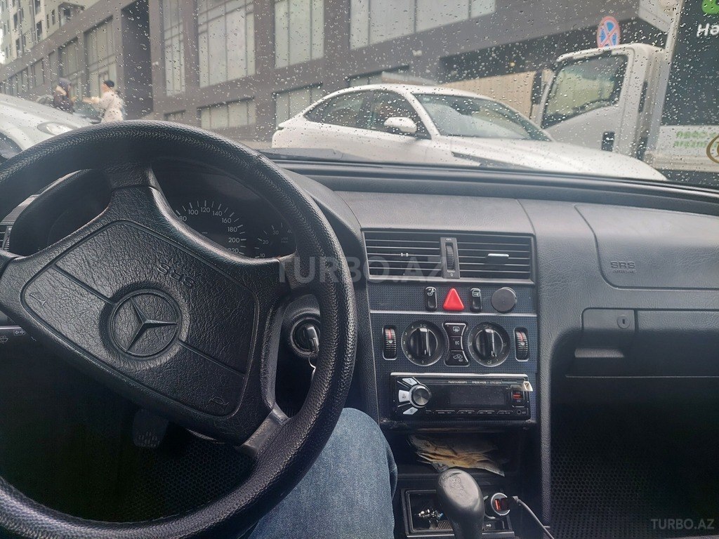 Mercedes C 180