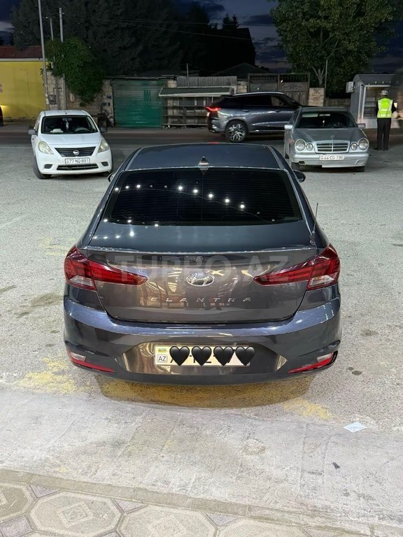 Hyundai Elantra