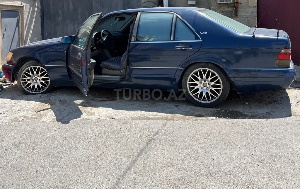 Mercedes S 320