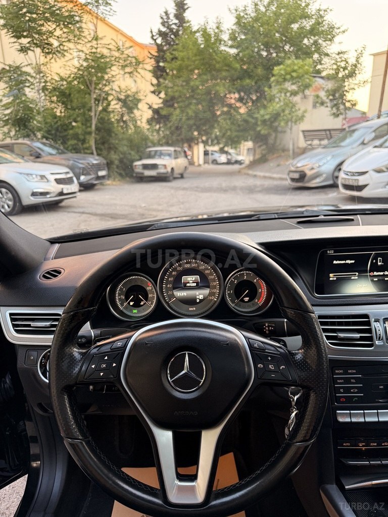 Mercedes E 220
