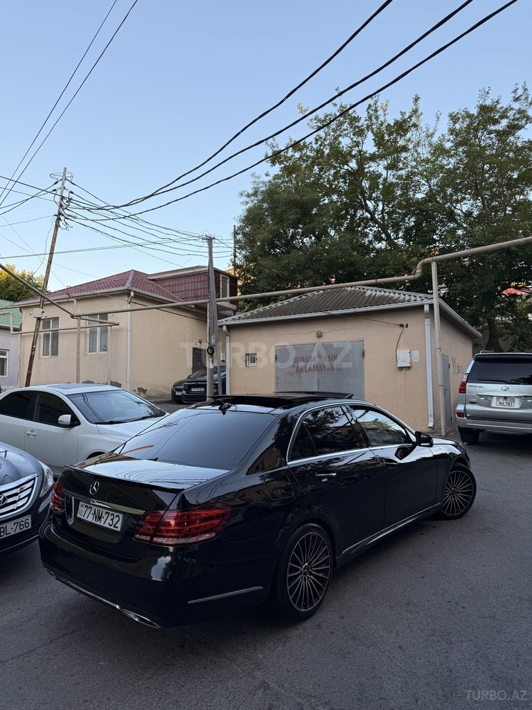 Mercedes E 220