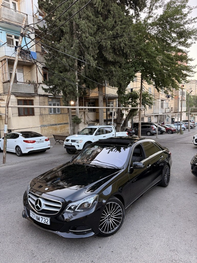 Mercedes E 220