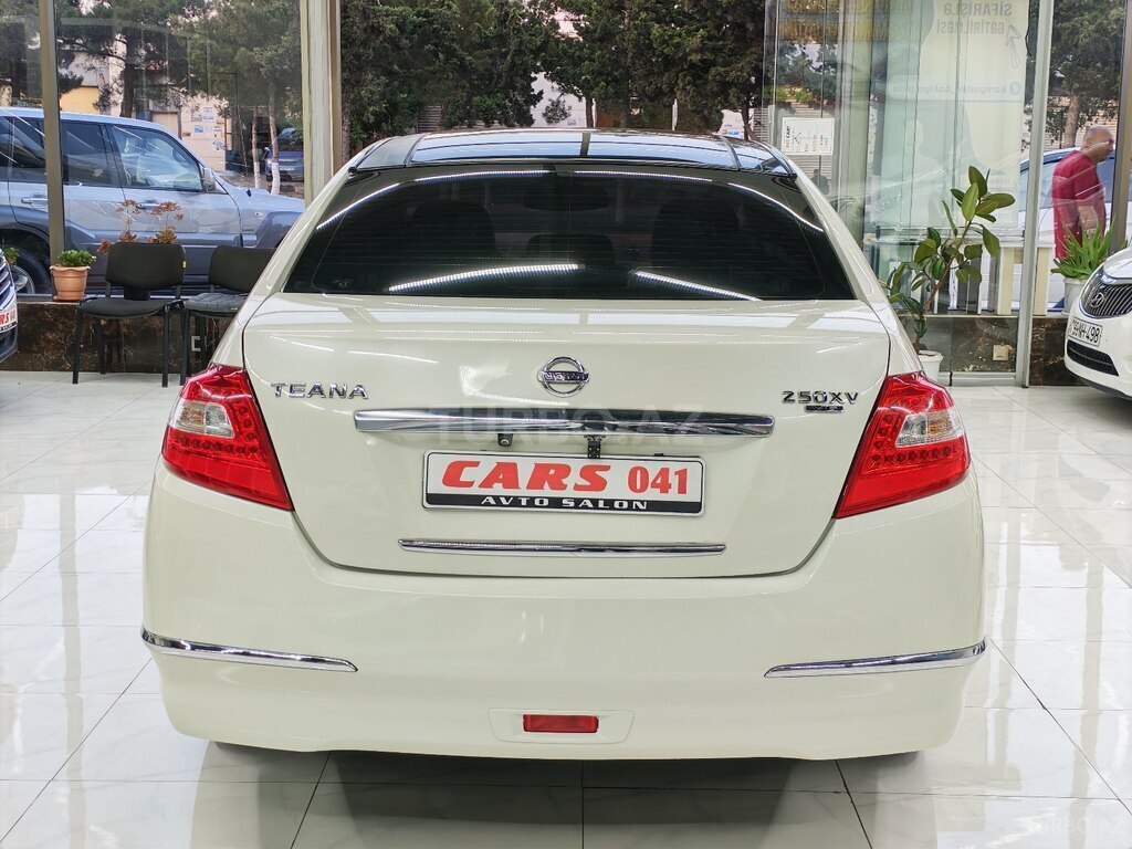 Nissan Teana