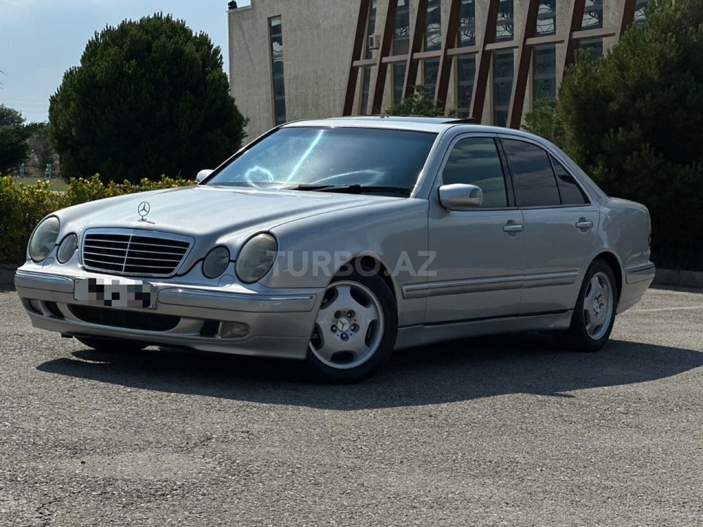 Mercedes E 220
