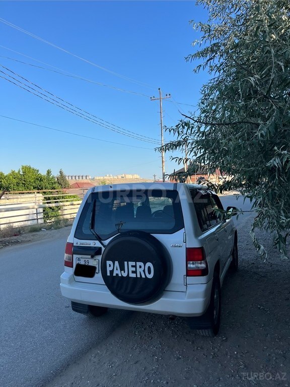 Mitsubishi Pajero io