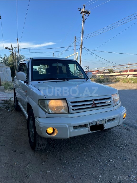 Mitsubishi Pajero io