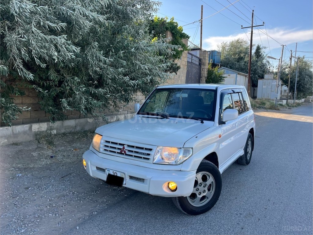 Mitsubishi Pajero io
