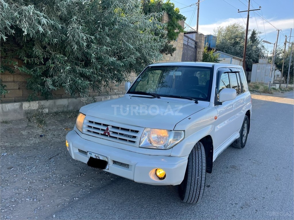 Mitsubishi Pajero io