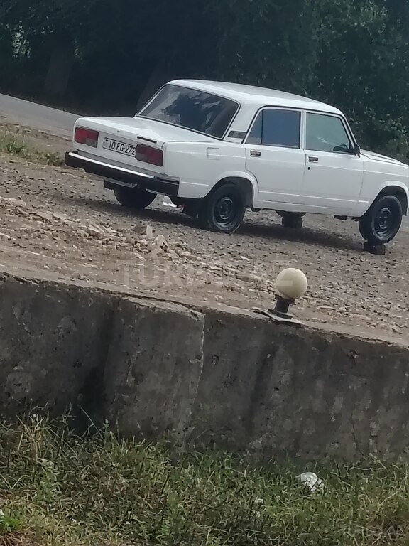LADA (VAZ) 2107