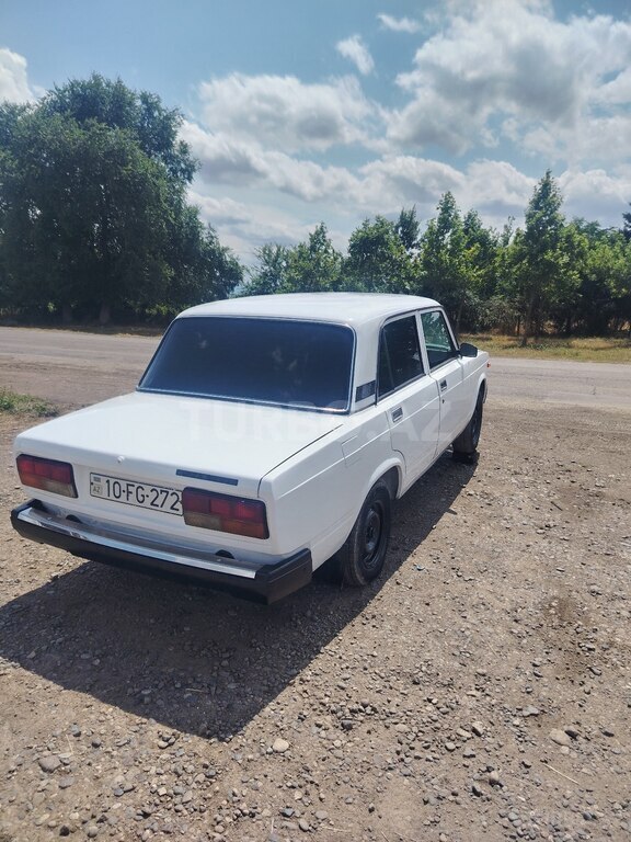 LADA (VAZ) 2107