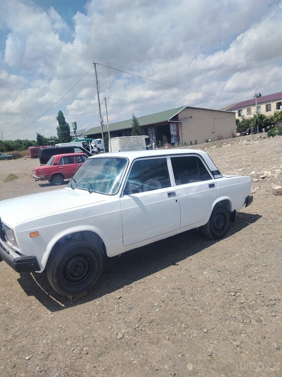 LADA (VAZ) 2107