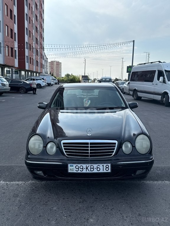 Mercedes E 240