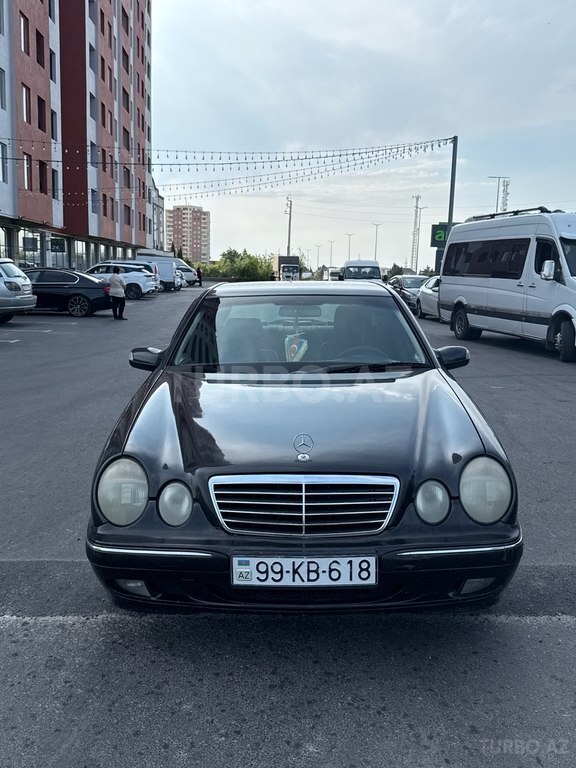 Mercedes E 240
