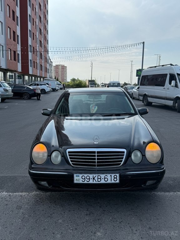 Mercedes E 240