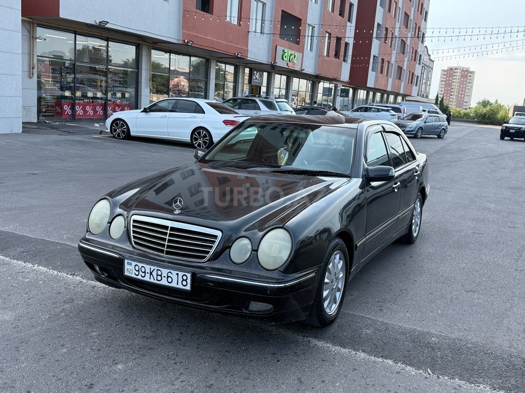 Mercedes E 240