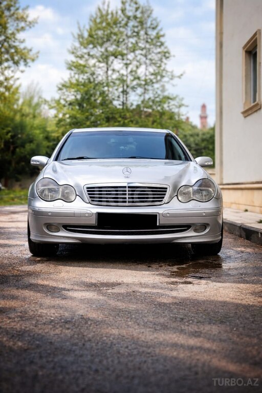 Mercedes C 200
