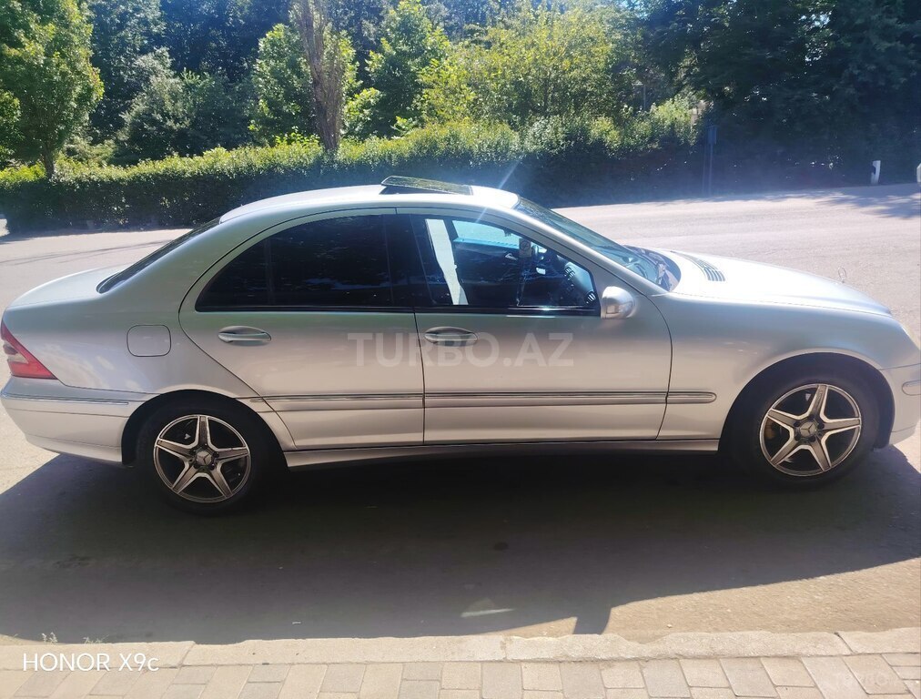 Mercedes C 200