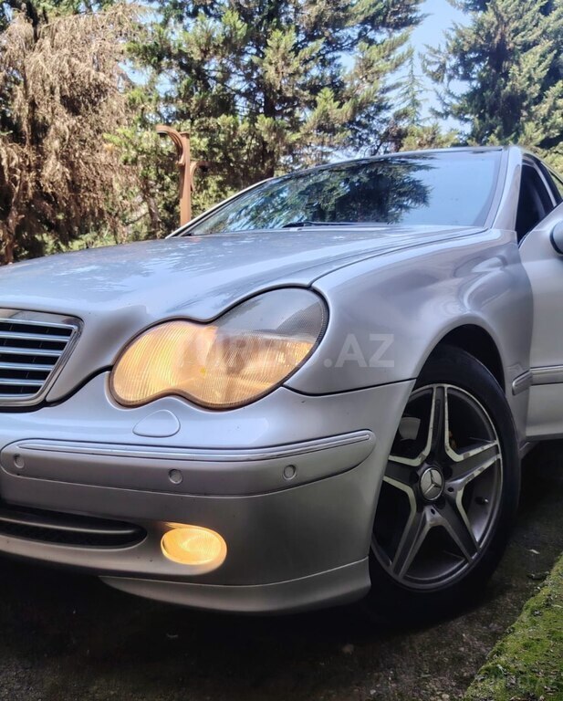 Mercedes C 200