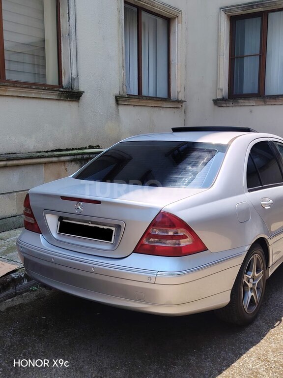 Mercedes C 200