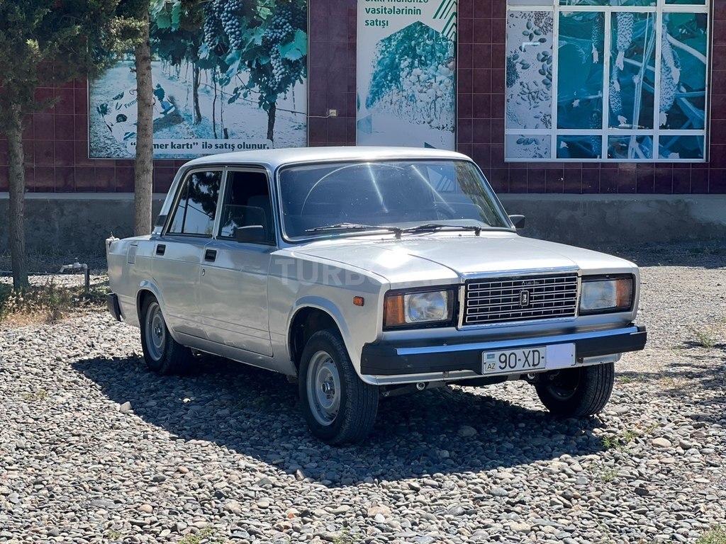LADA (VAZ) 2107