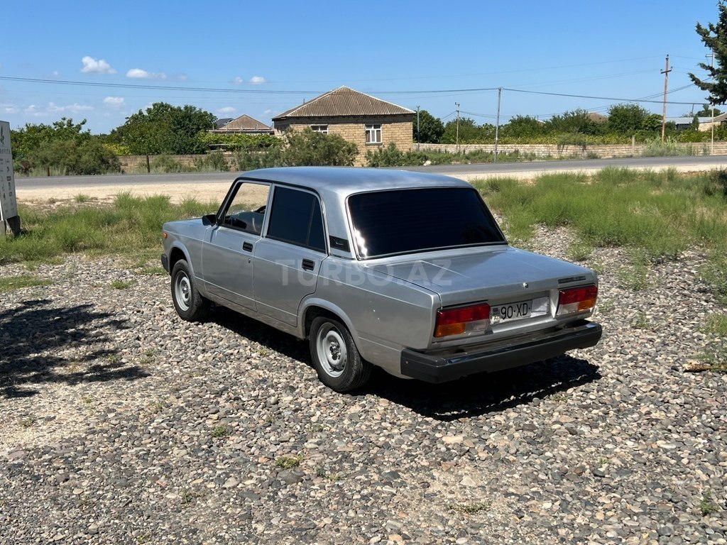 LADA (VAZ) 2107